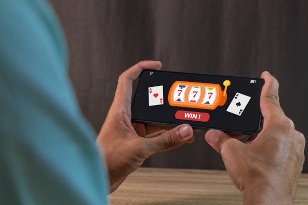 Layar verifikasi KYC dalam aplikasi luxiplay dengan bidang unggahan dokumen