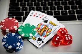 Antarmuka permainan slot Fortune Ox di platform luxiplay dengan lima gulungan dan simbol keberuntungan